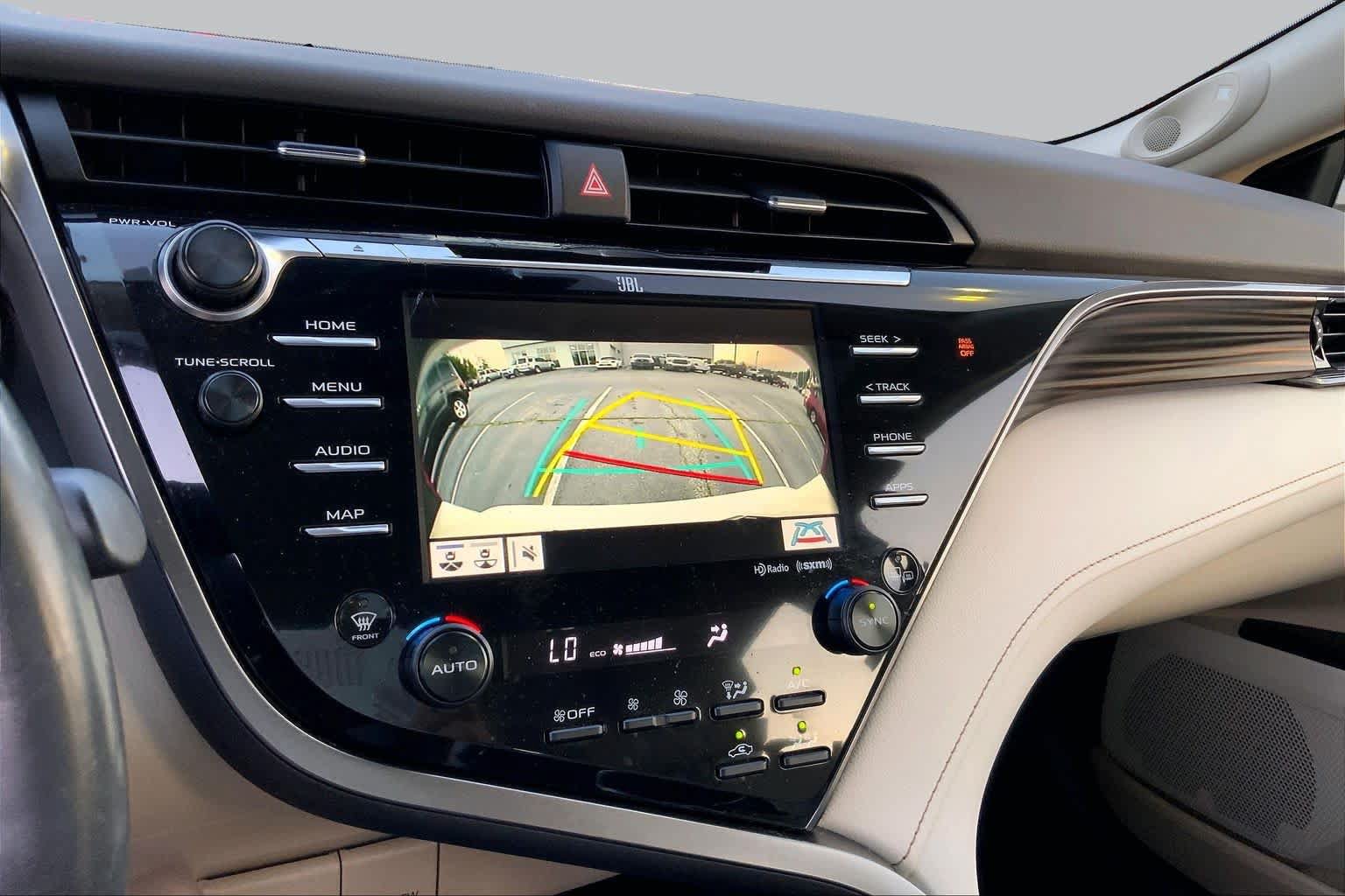 Used 2020 Toyota Camry XLE w/ Sunroof Package FWD image 27
