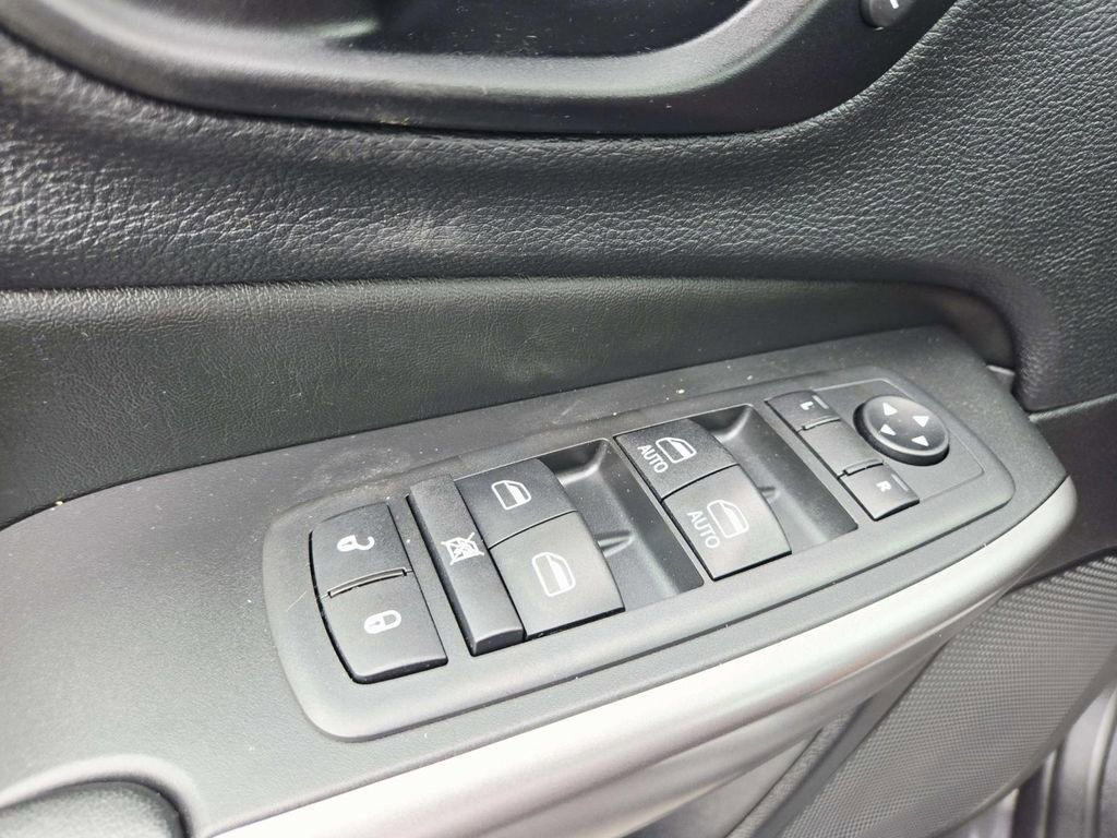 Used 2021 Jeep Cherokee Limited w/ Elite Package image 37