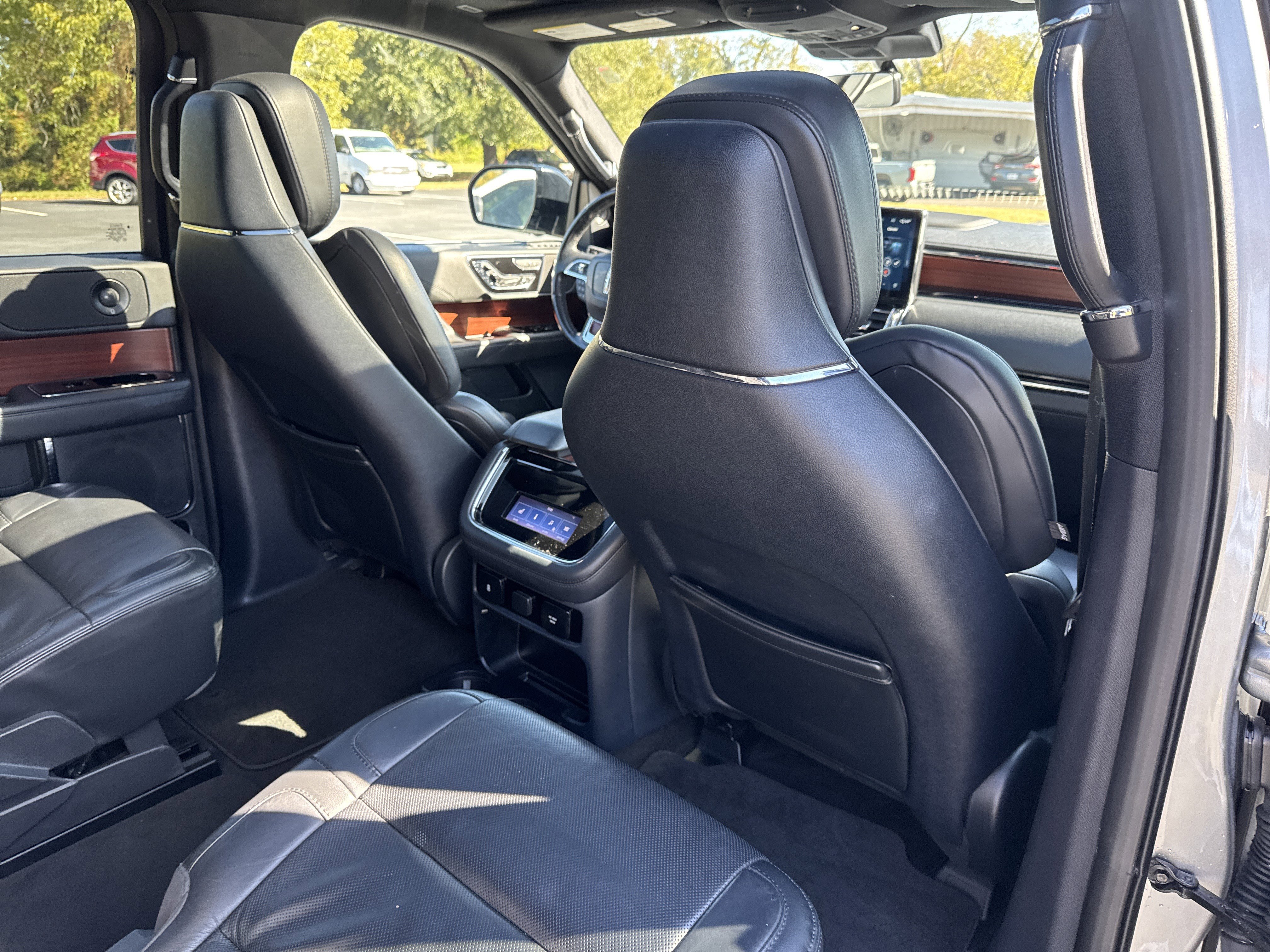 Used 2023 Lincoln Navigator Reserve image 34