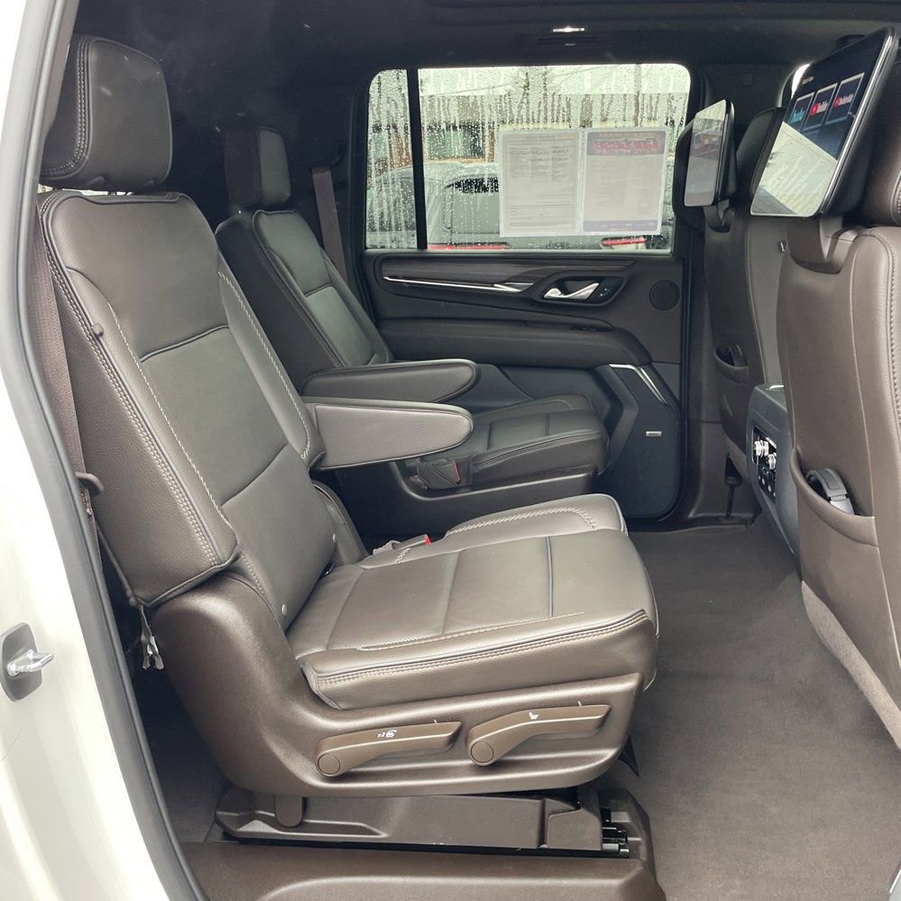 Used 2024 GMC Yukon XL Denali image 17