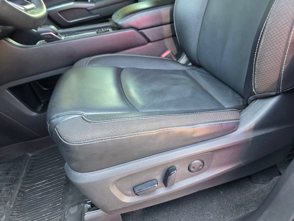 Used 2023 Nissan Pathfinder SL AWD/4WD image 12