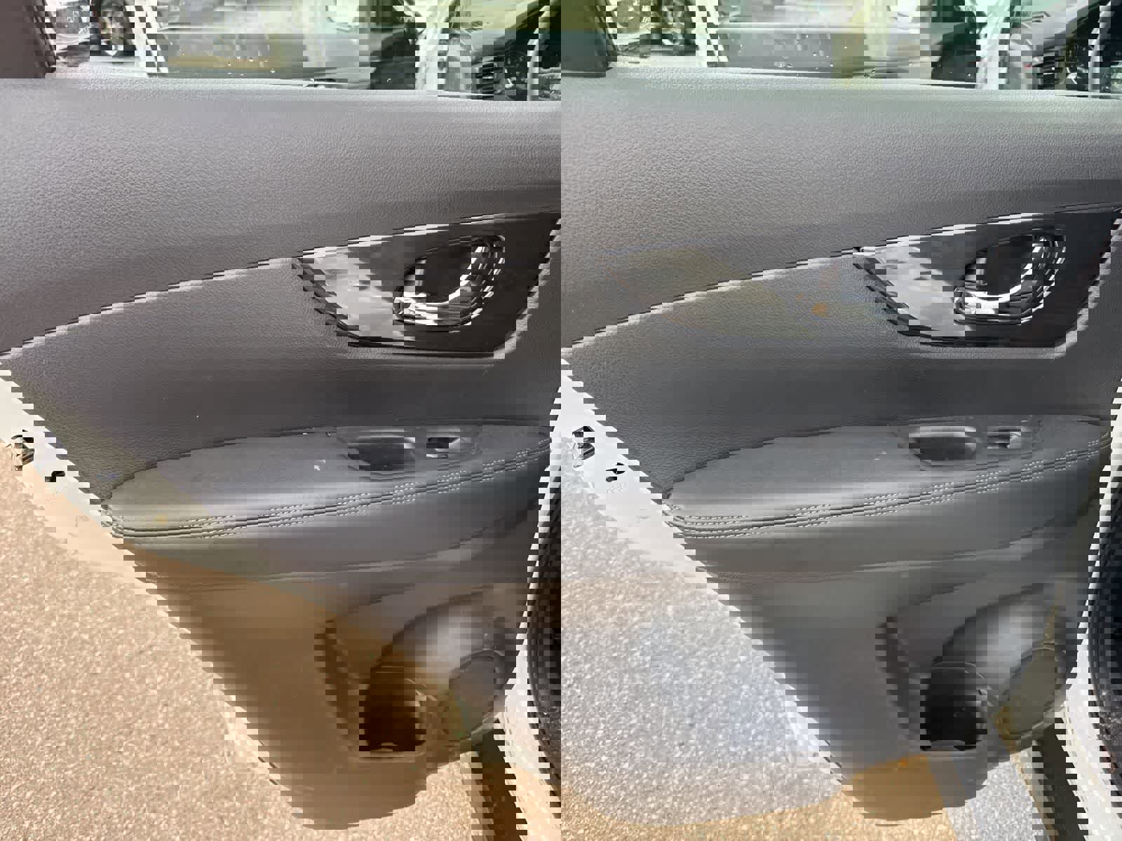 Used 2018 Nissan Rogue S image 17