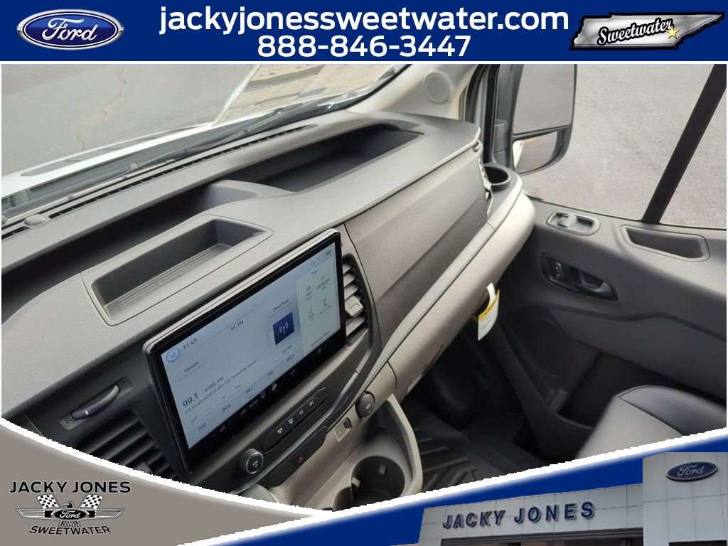 New 2026 Ford Transit 250 148 Medium Roof w/ Load Area Protection Package RWD image 18
