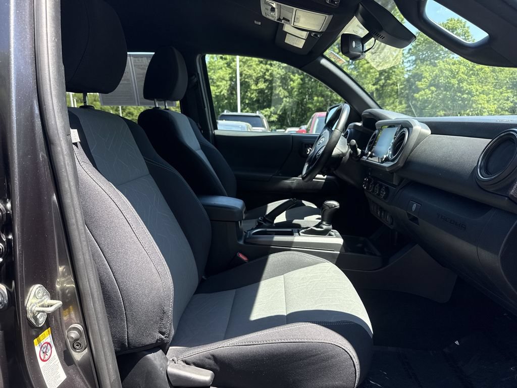 Used 2020 Toyota Tacoma TRD Sport w/ Technology Package AWD/4WD image 25