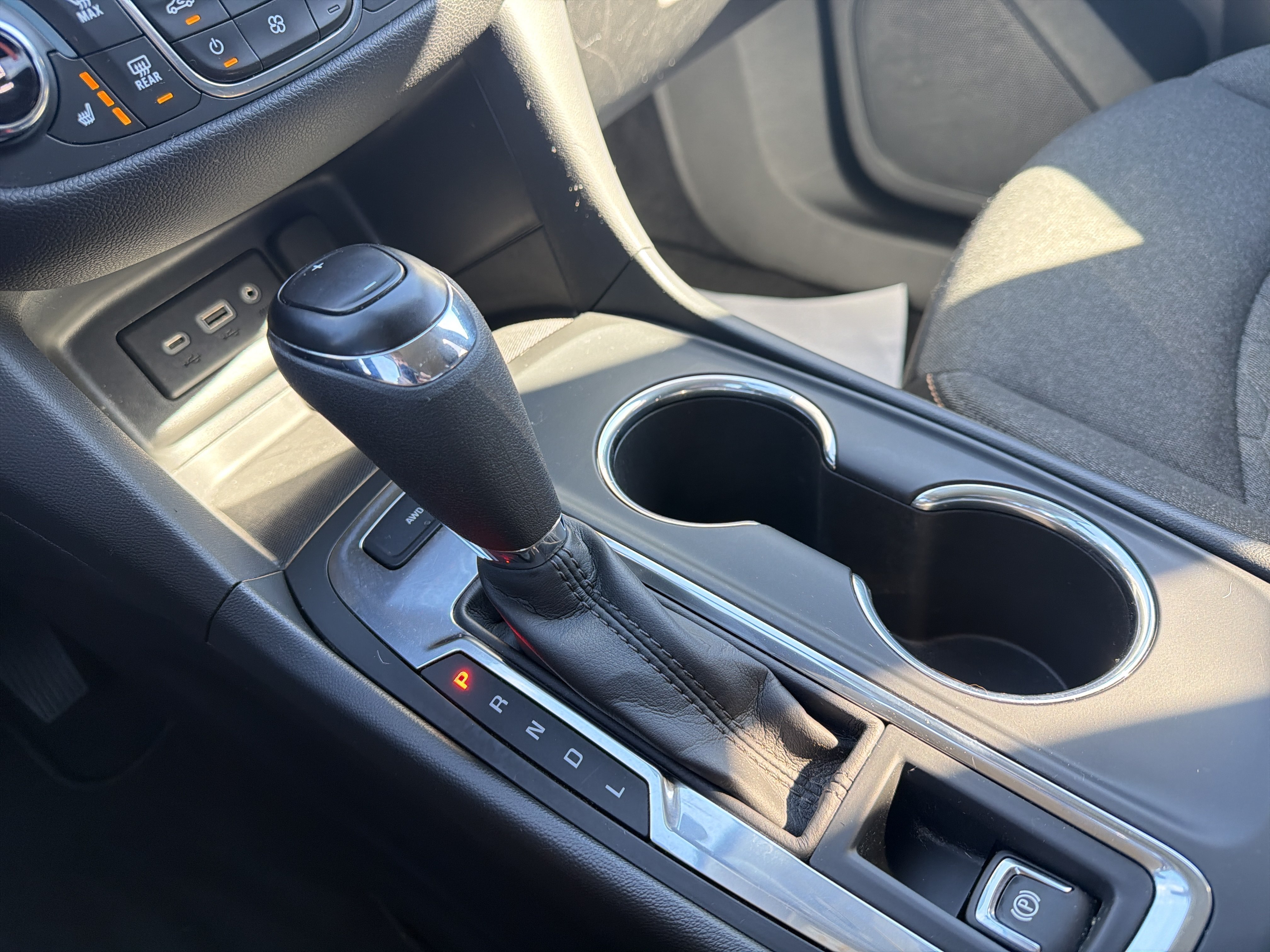 Used 2020 Chevrolet Equinox LT AWD/4WD image 24