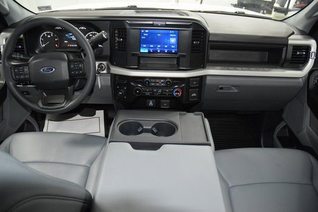 Used 2025 Ford F550 4x4 Crew Cab Super Duty image 20