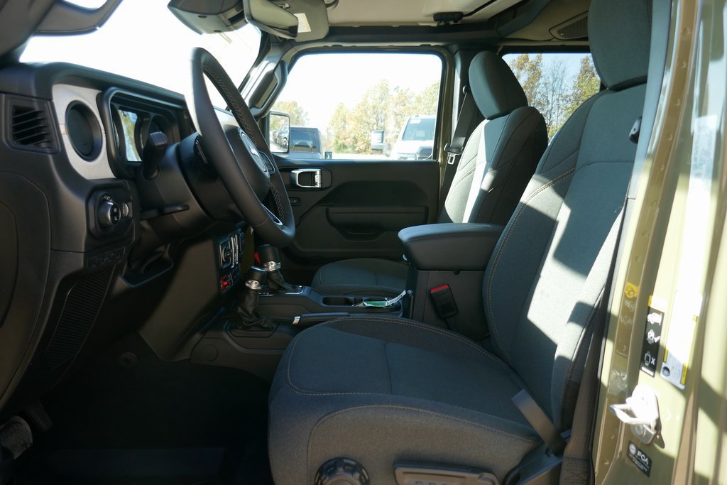 New 2026 Jeep Gladiator Sport AWD/4WD image 17