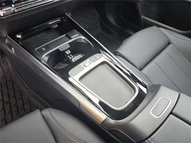 Used 2026 Mercedes-Benz GLB 250 4MATIC image 33