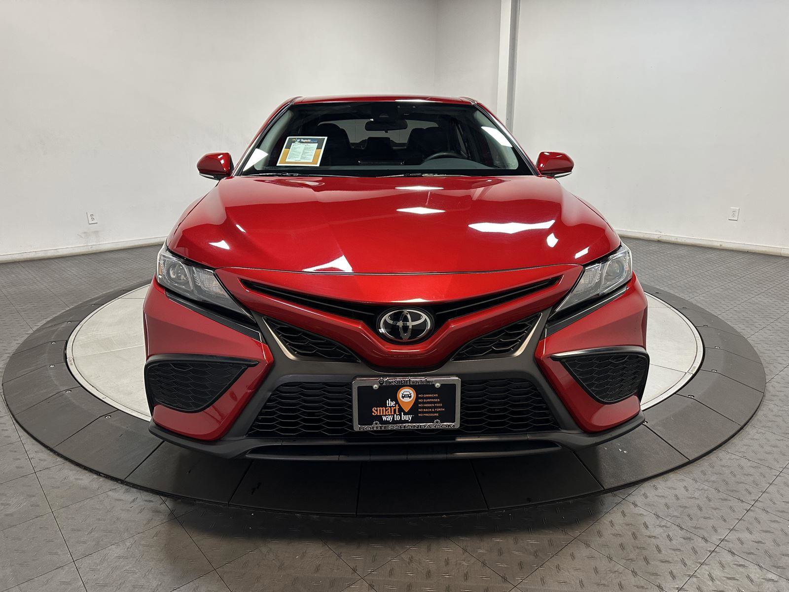 Used 2024 Toyota Camry SE FWD image 4