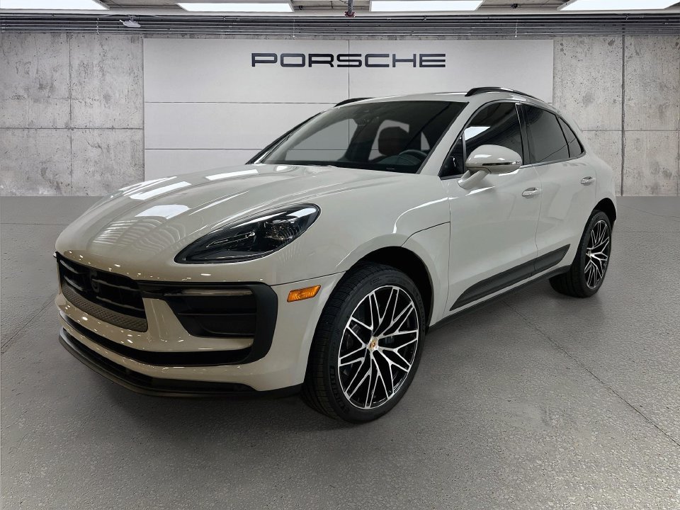 Certified 2025 Porsche Macan AWD/4WD image 1
