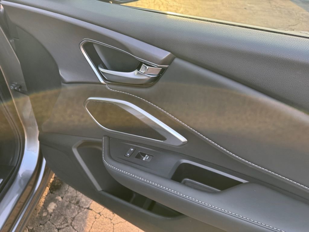 Used 2025 Acura RDX SH-AWD image 22