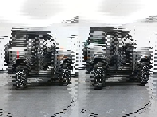 Used 2022 Ford Bronco Outer Banks AWD/4WD image 38