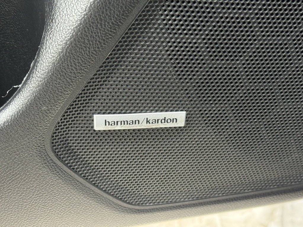 Used 2019 Subaru Outback 3.6R Touring w/ Popular Package #3A image 12