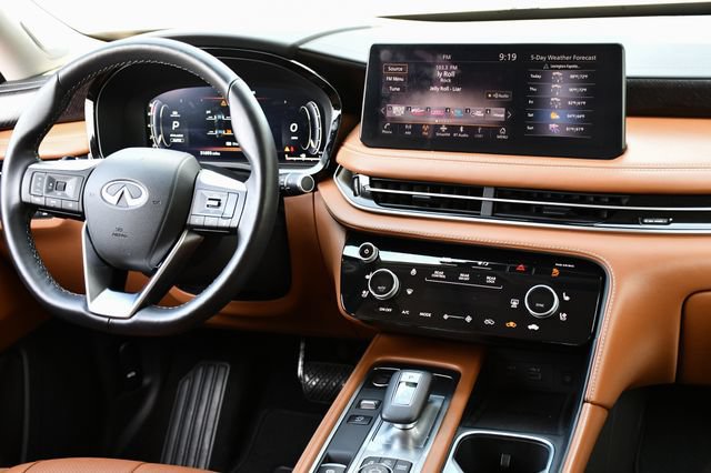 Used 2025 INFINITI QX60 Sensory w/ Vision Package AWD/4WD image 2