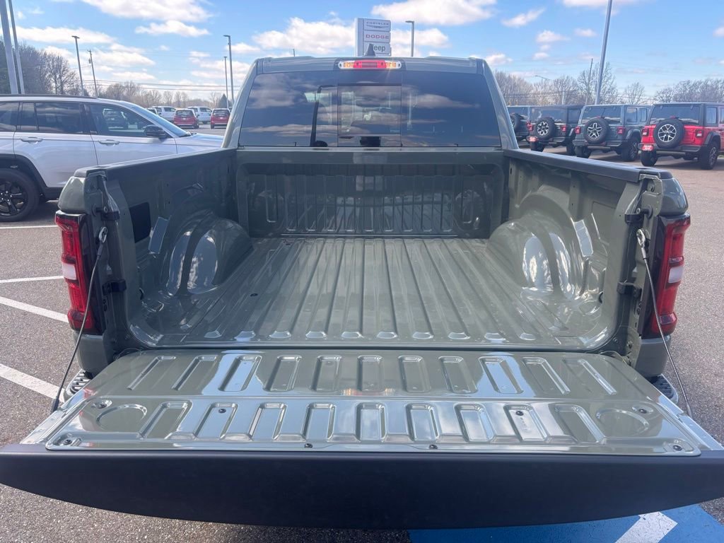 New 2026 RAM 1500 4x4 Crew Cab image 9