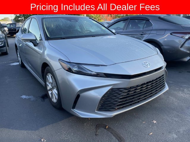 Used 2025 Toyota Camry LE FWD image 11