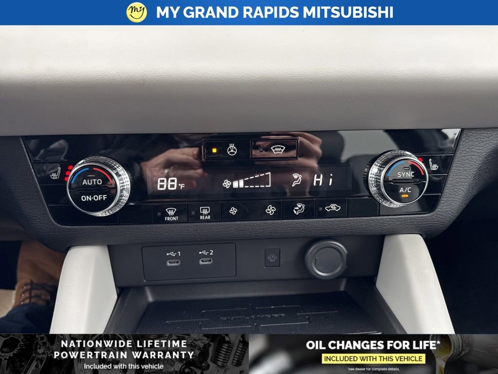 New 2026 Mitsubishi Outlander SE image 20