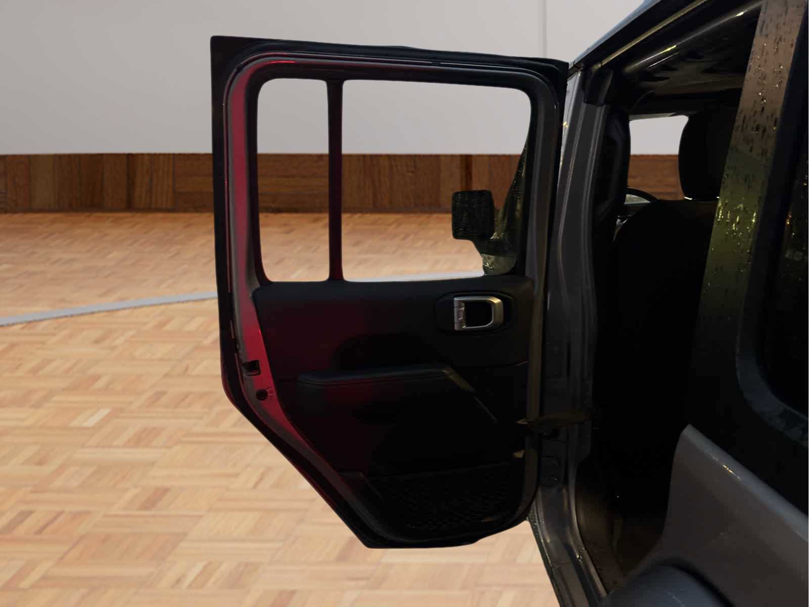 Used 2020 Jeep Wrangler Unlimited Sahara image 12