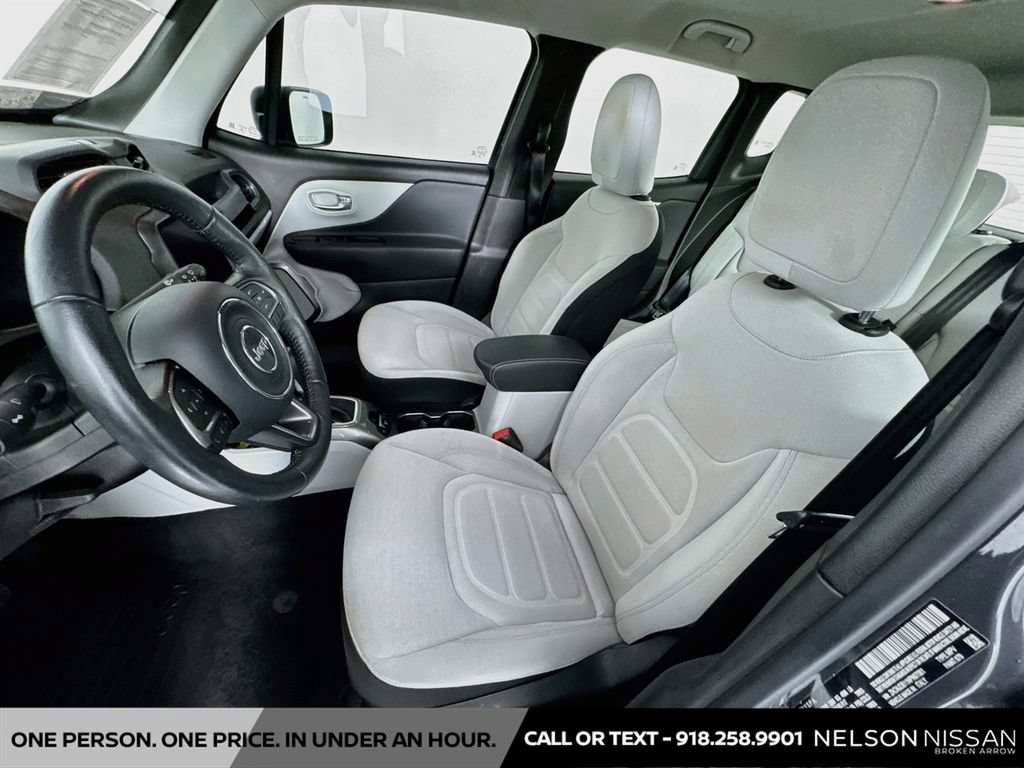 Used 2022 Jeep Renegade Latitude w/ Convenience Group AWD/4WD image 21