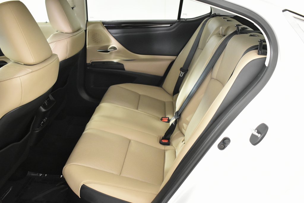 Used 2020 Lexus ES 300h w/ Premium Package image 24