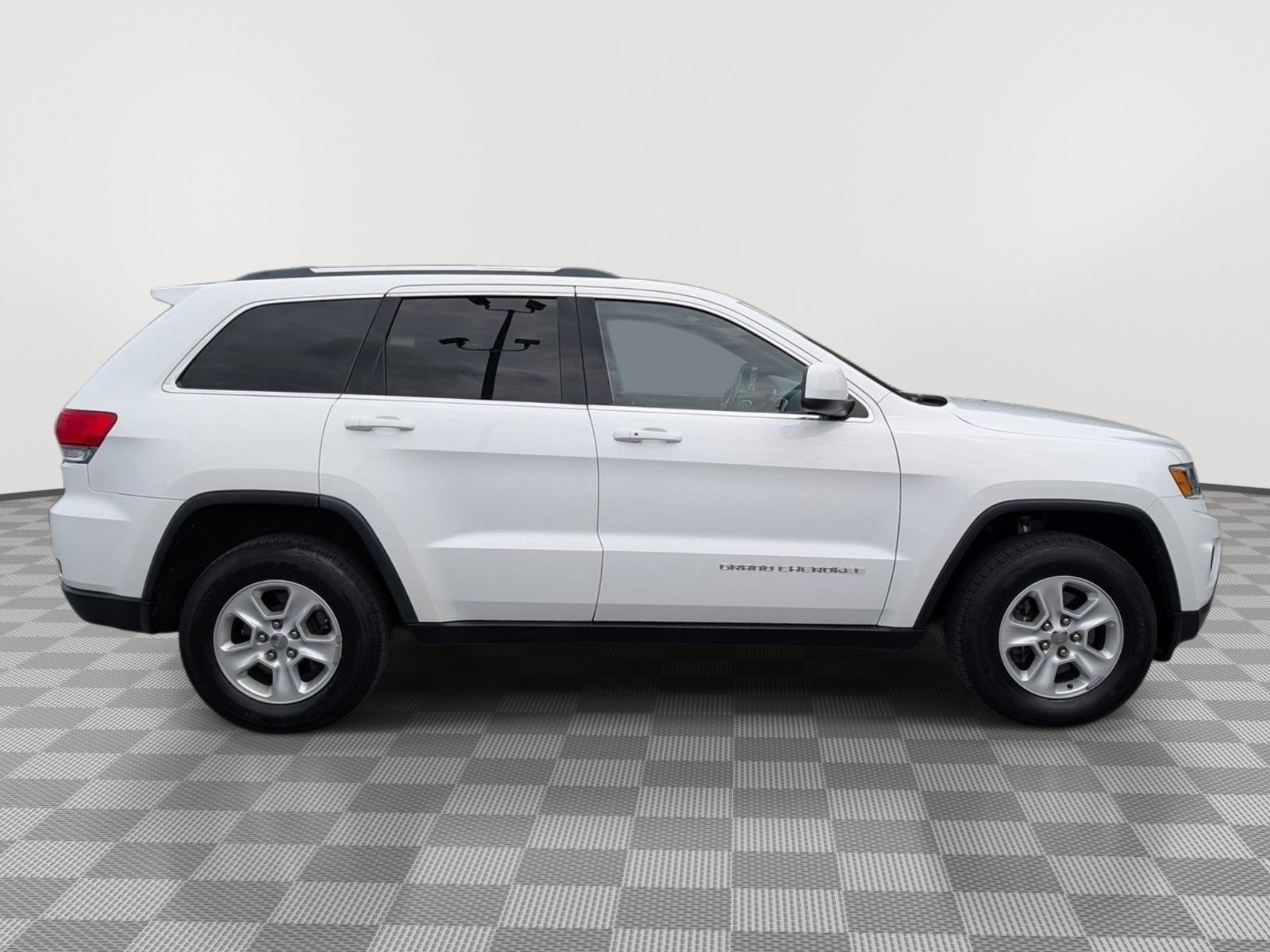 Used 2016 Jeep Grand Cherokee Laredo w/ Quick Order Package 23E AWD/4WD image 6