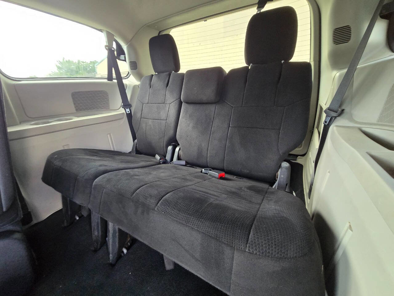 Used 2012 Dodge Grand Caravan Crew FWD image 31