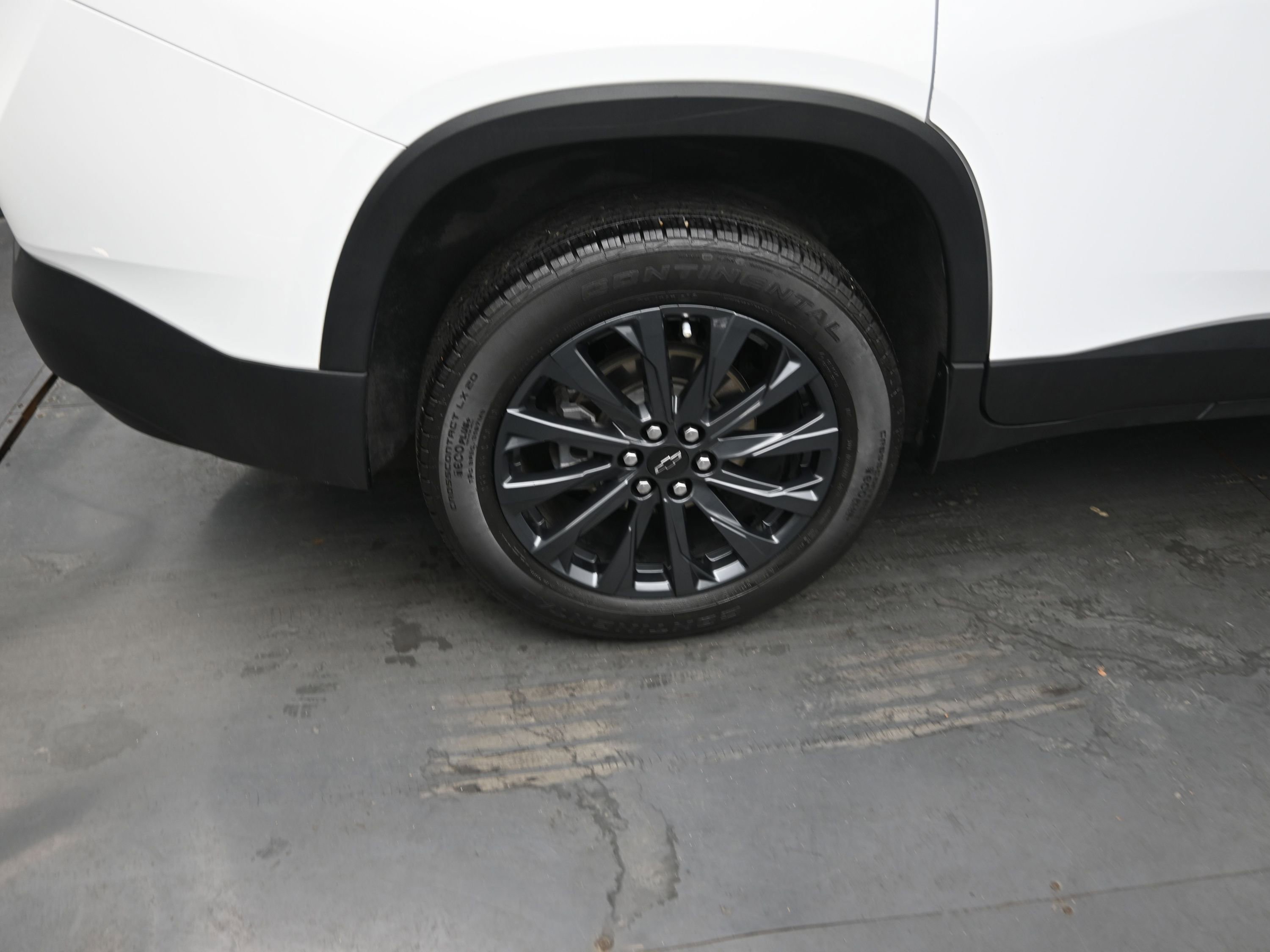 Used 2023 Chevrolet Traverse RS image 11