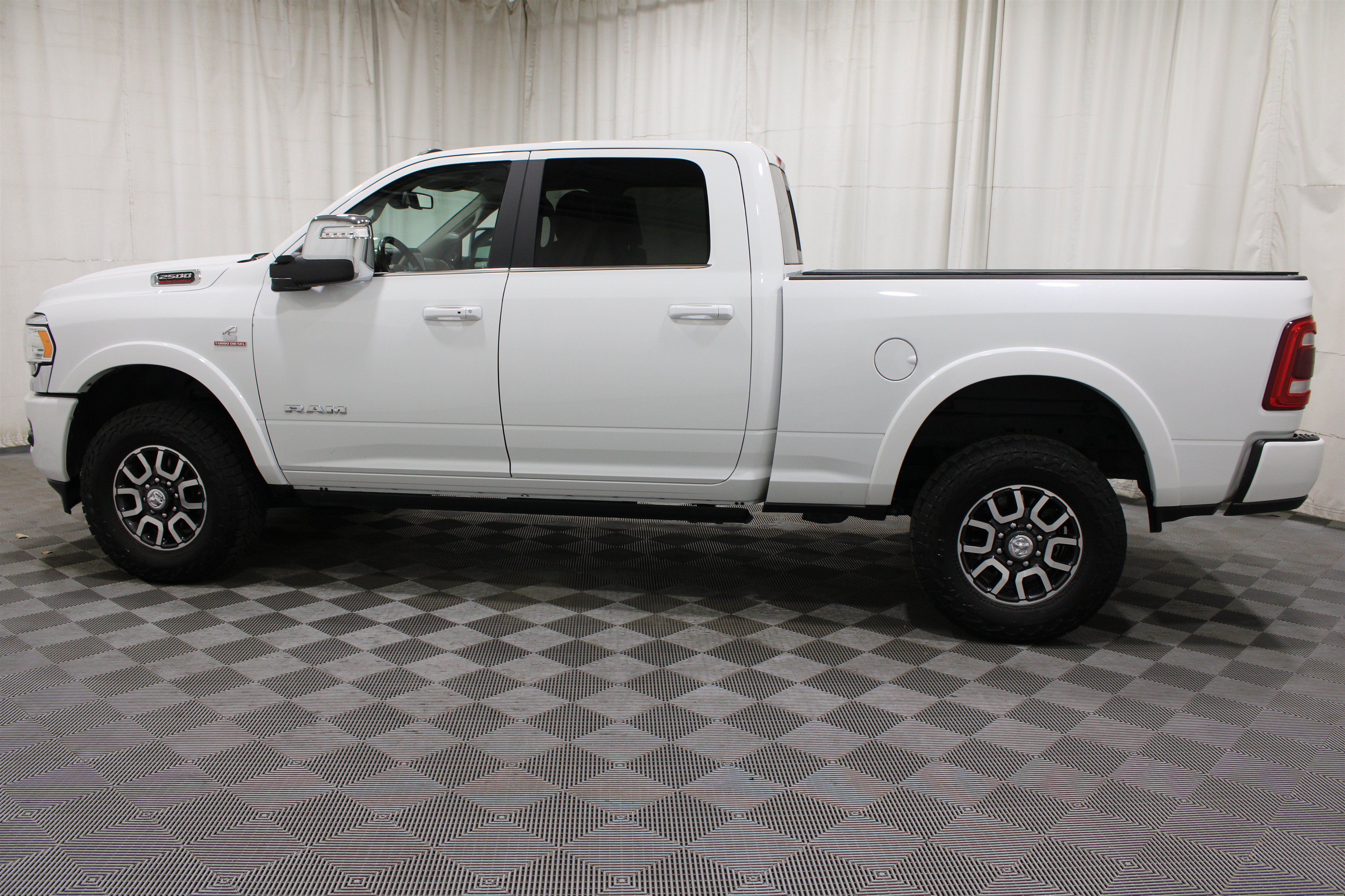 Used 2024 RAM 2500 Limited AWD/4WD image 35