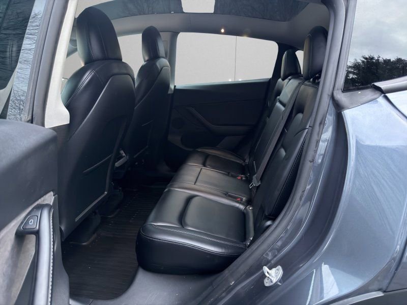 Used 2022 Tesla Model Y Performance image 10