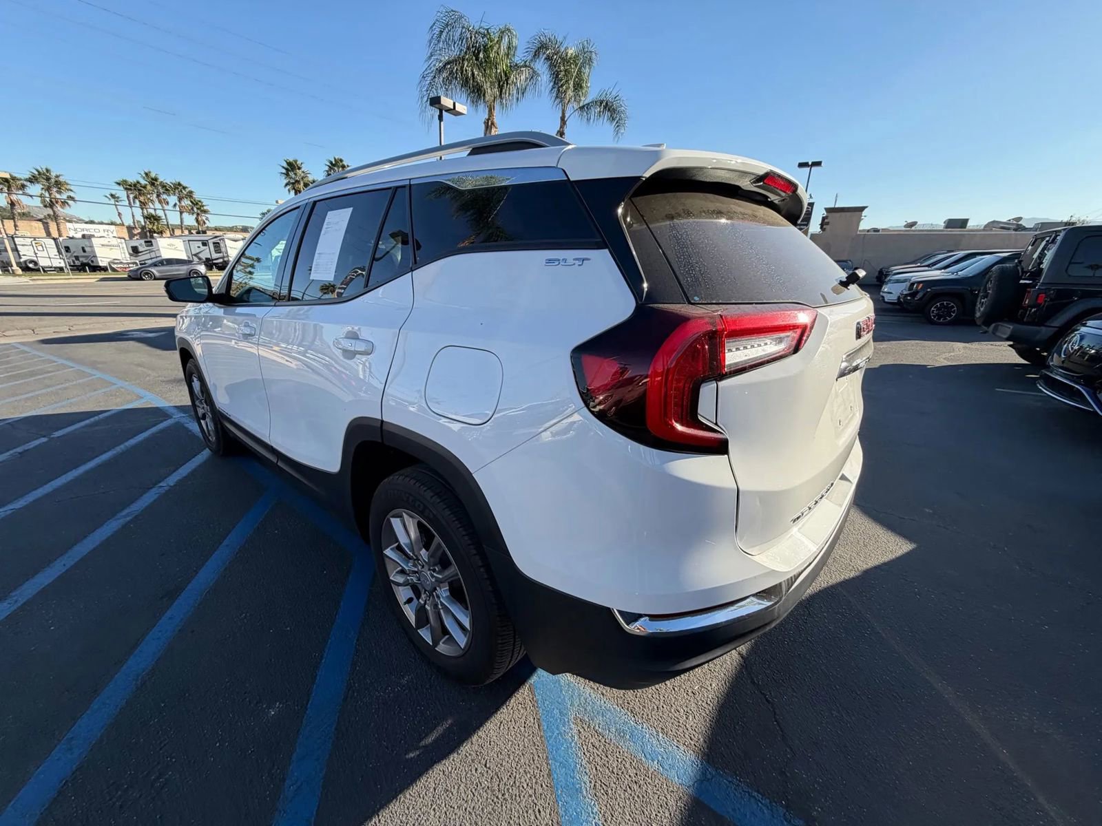 Used 2022 GMC Terrain SLT image 6