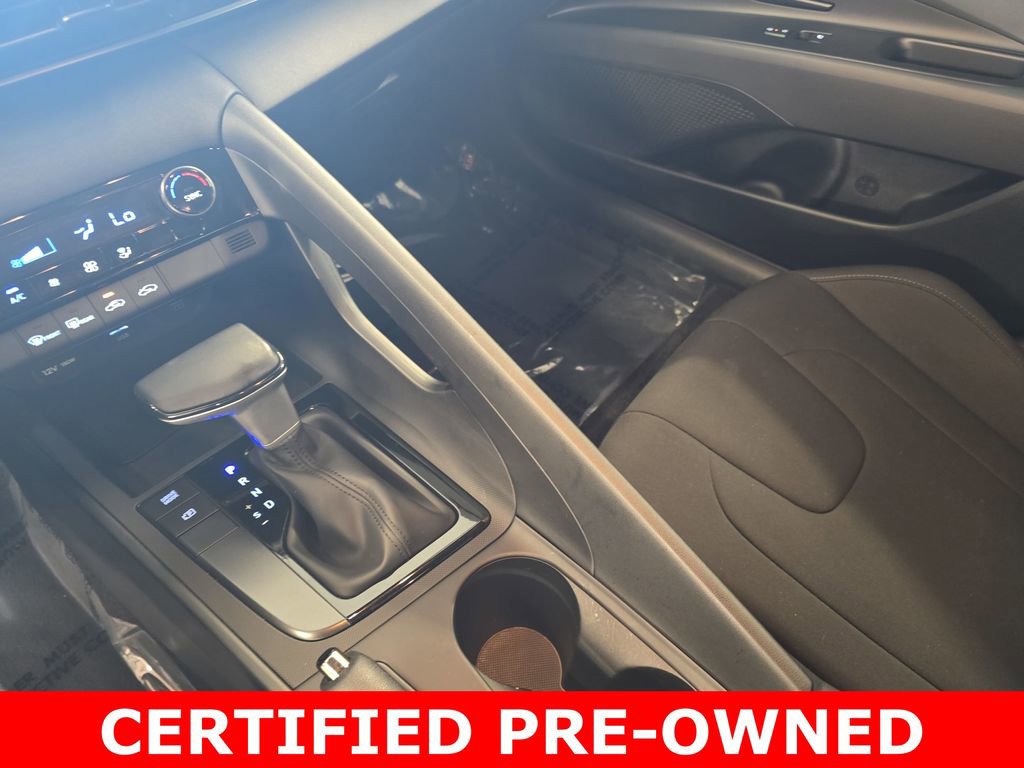Certified 2025 Hyundai Elantra Sport image 25