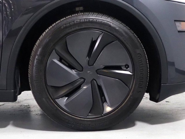 Used 2026 Tesla Model Y Long Range RWD image 52