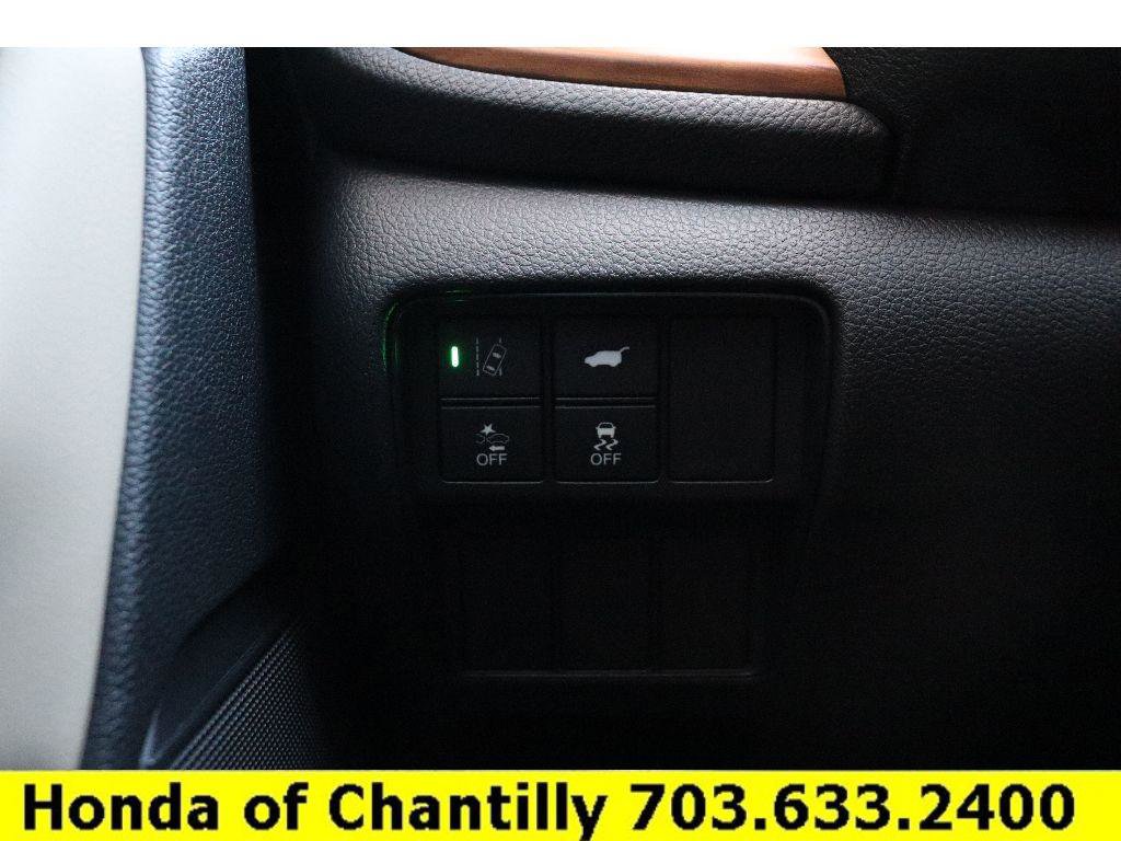 Certified 2018 Honda CR-V Touring image 17
