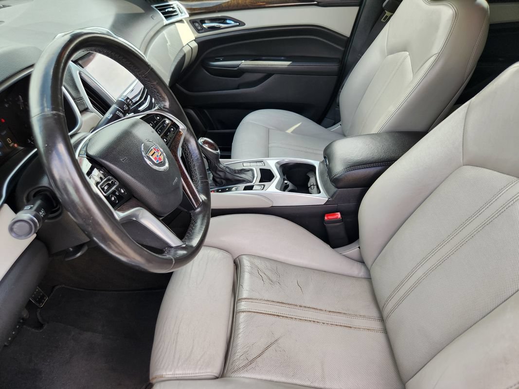Used 2013 Cadillac SRX Luxury w/ Driver Awareness Package FWD image 16