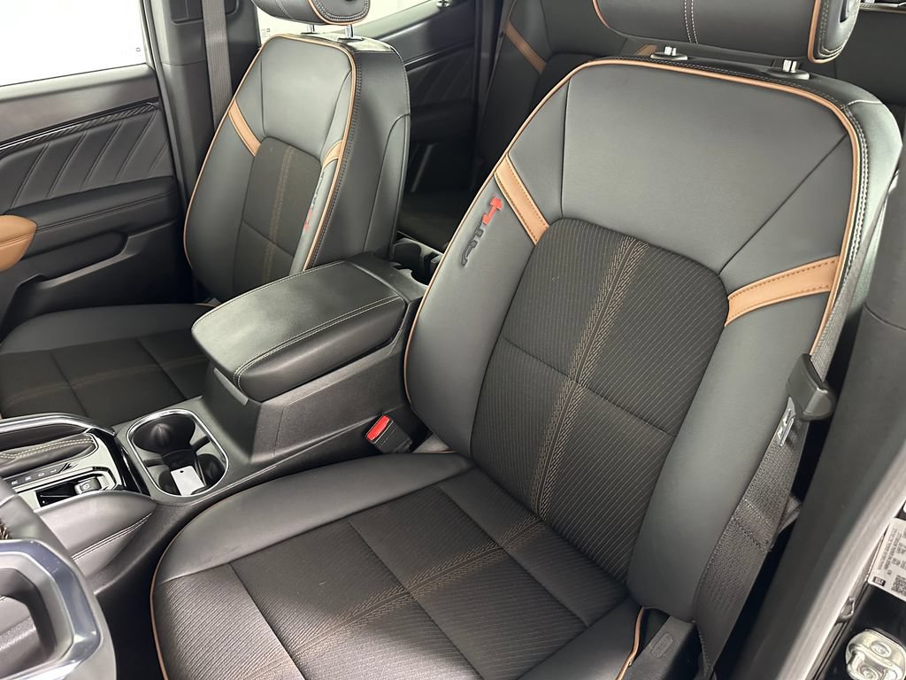 Used 2024 GMC Canyon AT4 w/ Technology Package AWD/4WD image 22