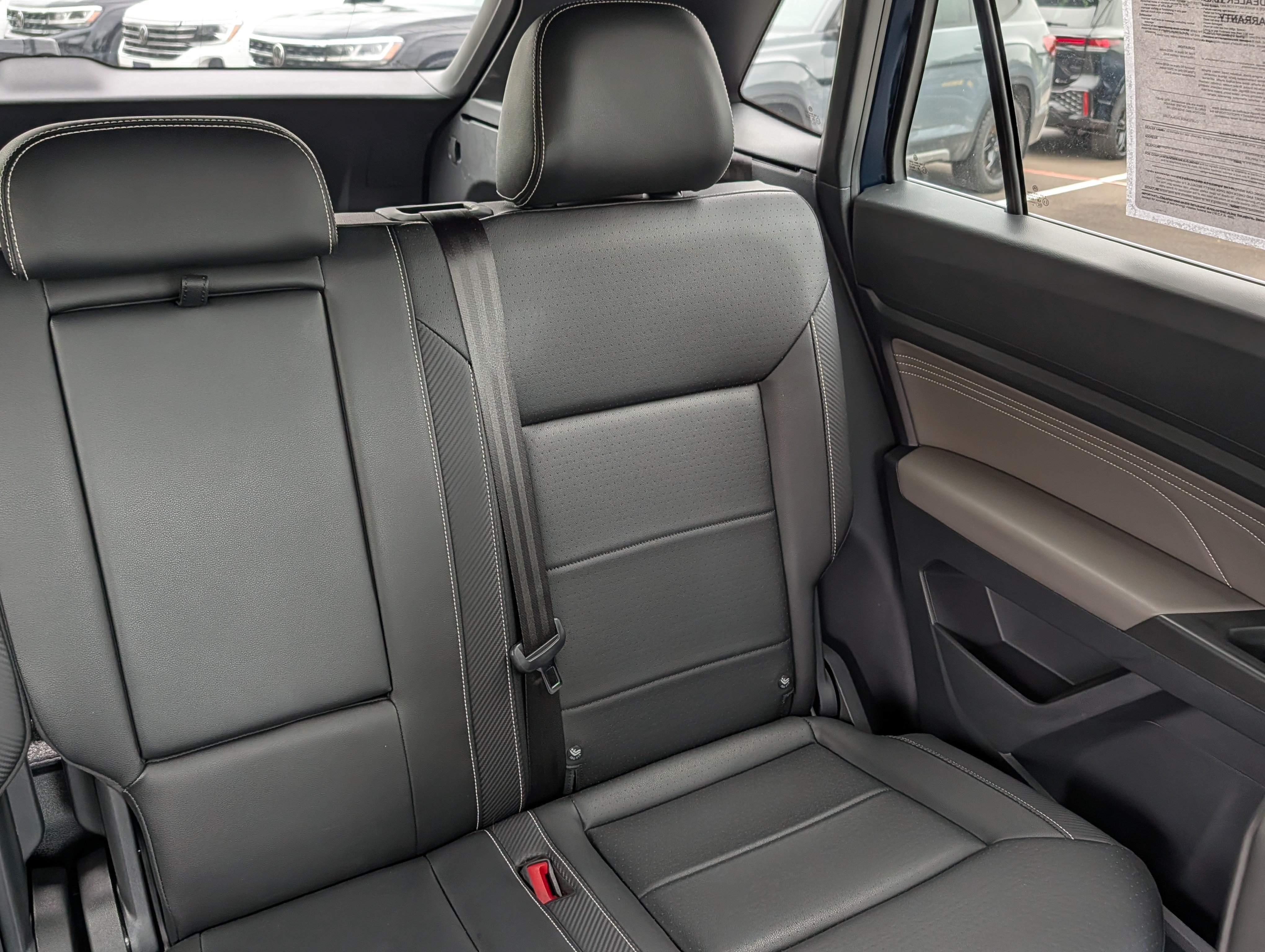 Certified 2023 Volkswagen Atlas Cross Sport SE w/ Panoramic Sunroof Package AWD/4WD image 14