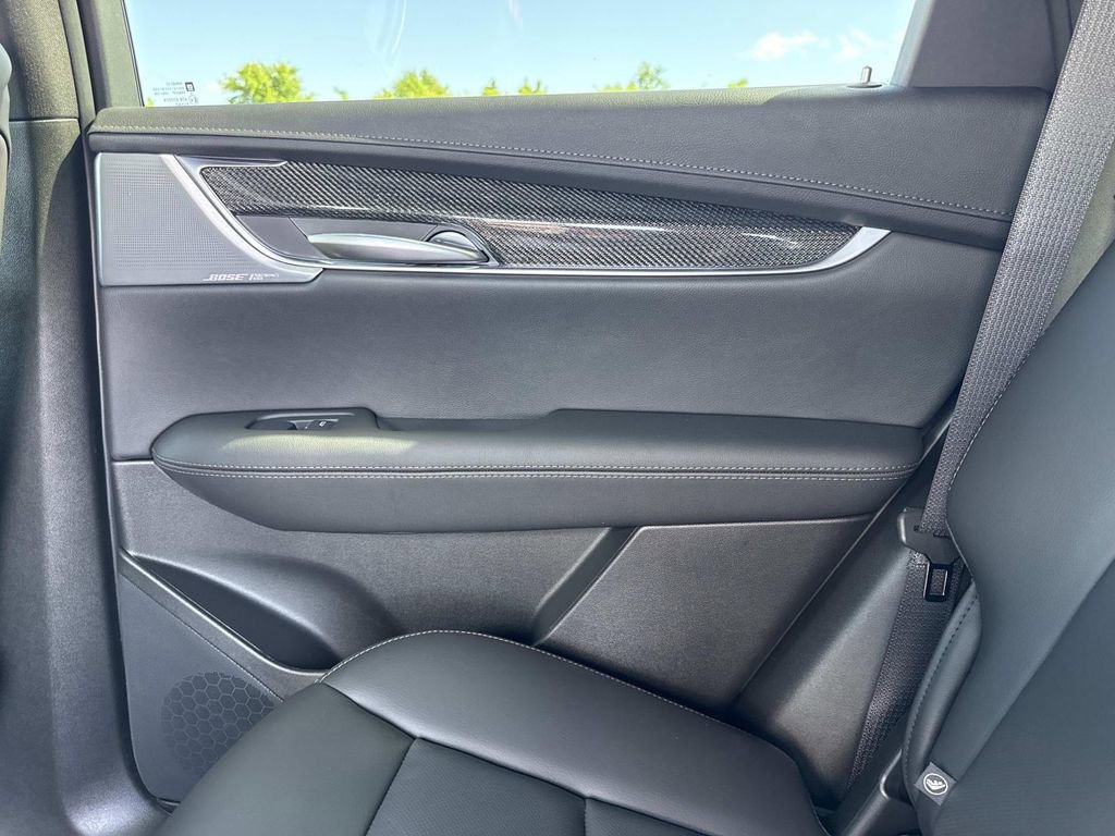New 2026 Cadillac XT5 Sportv w/ LPO, Onyx Lite Package image 15