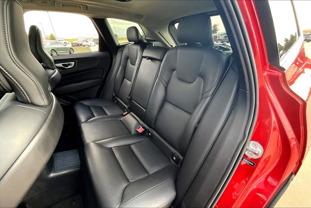 Certified 2024 Volvo XC60 T8 Core w/ Protection Package Premier image 33