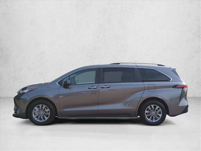 Used 2022 Toyota Sienna XLE w/ XLE Plus Package FWD image 9