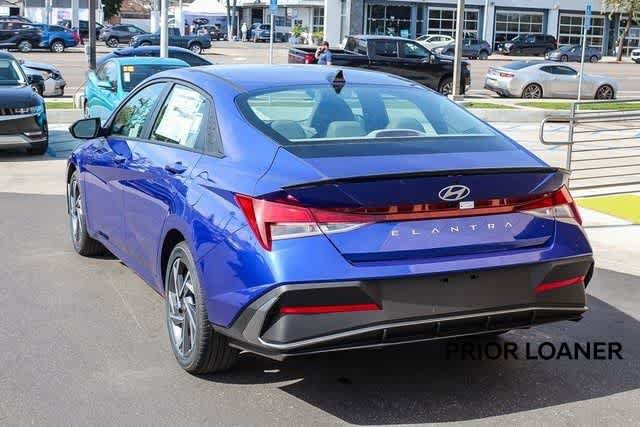 Certified 2025 Hyundai Elantra Sport FWD image 7