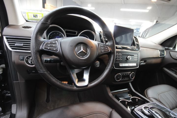 Used 2019 Mercedes-Benz GLE 400 4MATIC image 18
