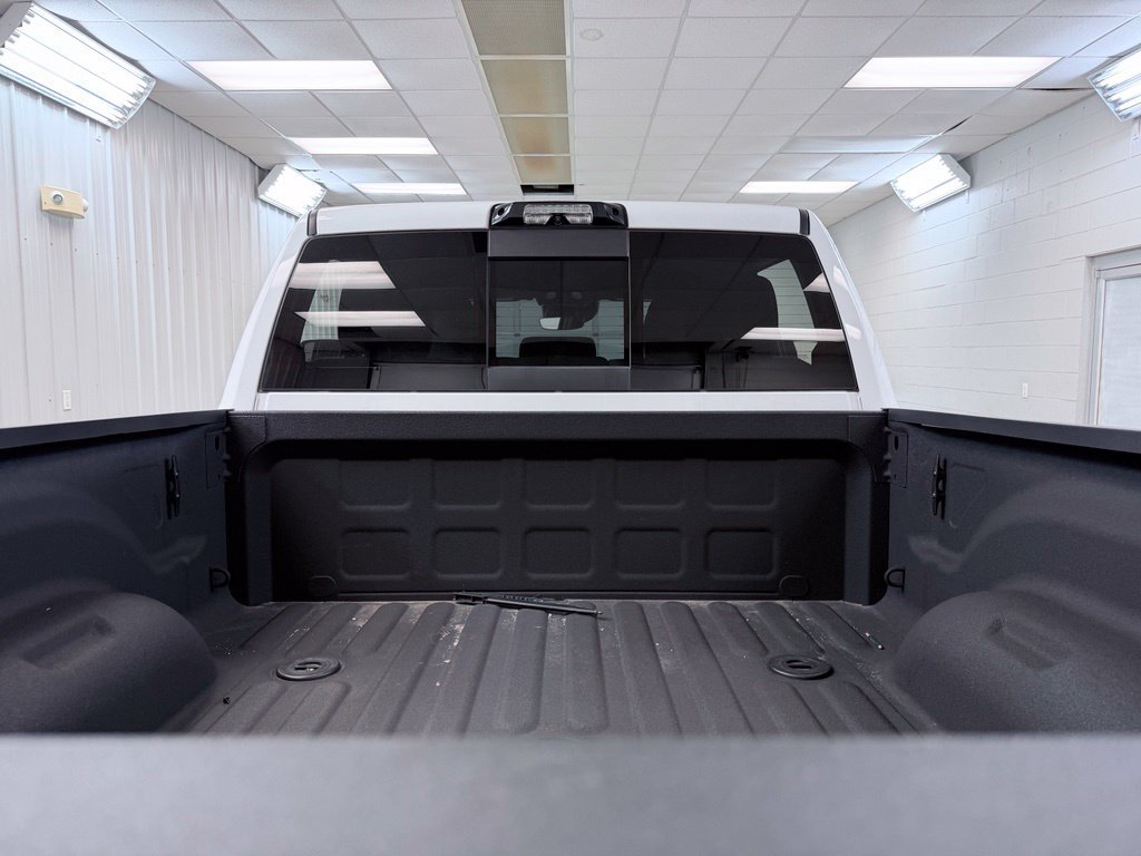 Used 2025 RAM 2500 Big Horn AWD/4WD image 32