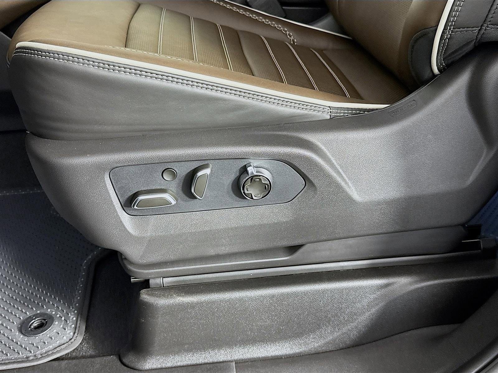 New 2026 GMC Yukon XL Denali Ultimate image 22