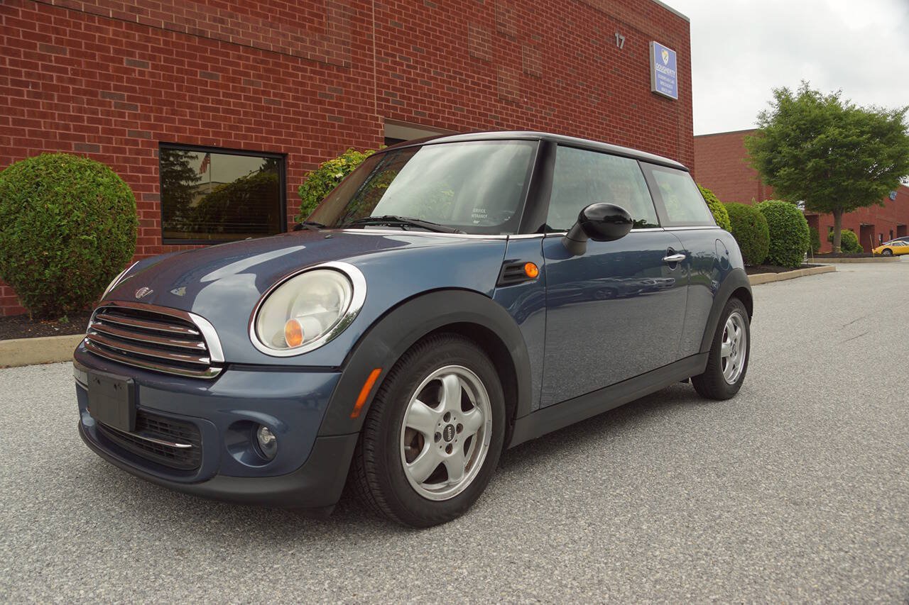 Used 2011 MINI Cooper Hardtop FWD image 2
