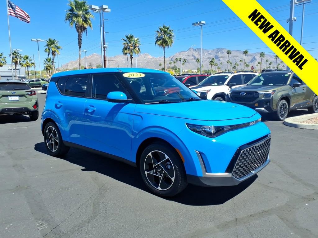 Used 2023 Kia Soul EX image 1