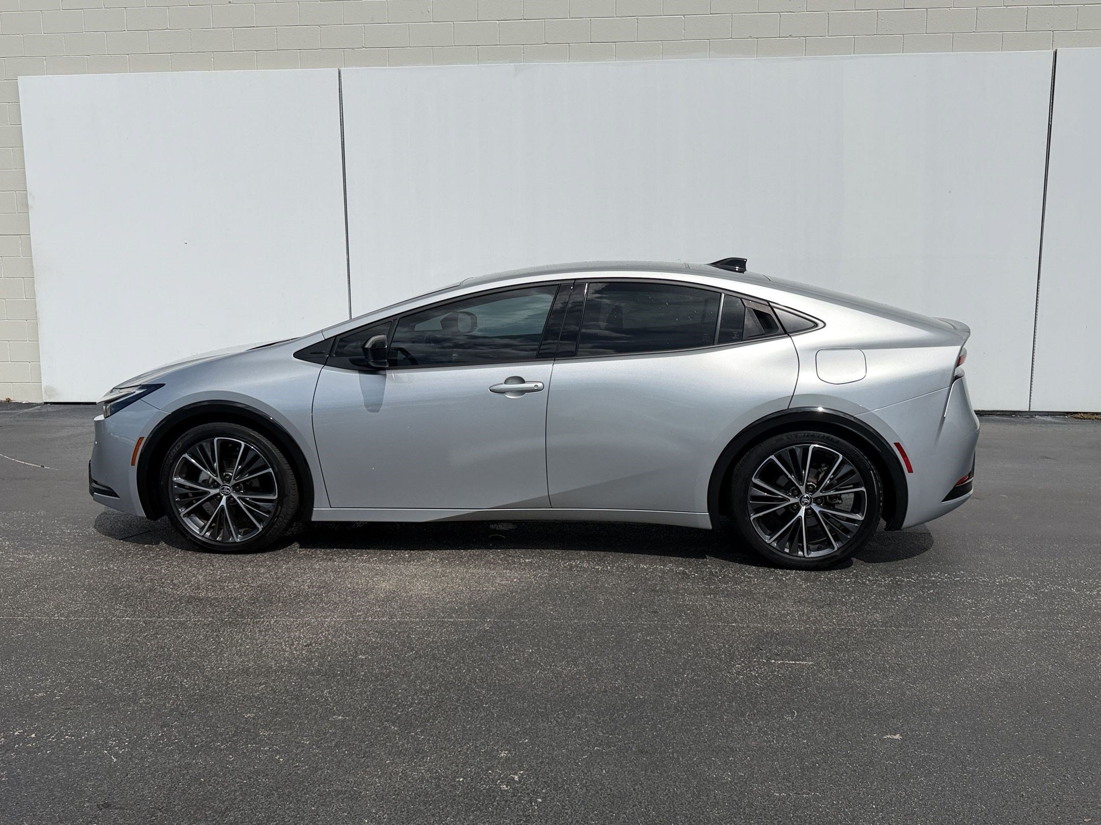 Used 2024 Toyota Prius Limited FWD image 2