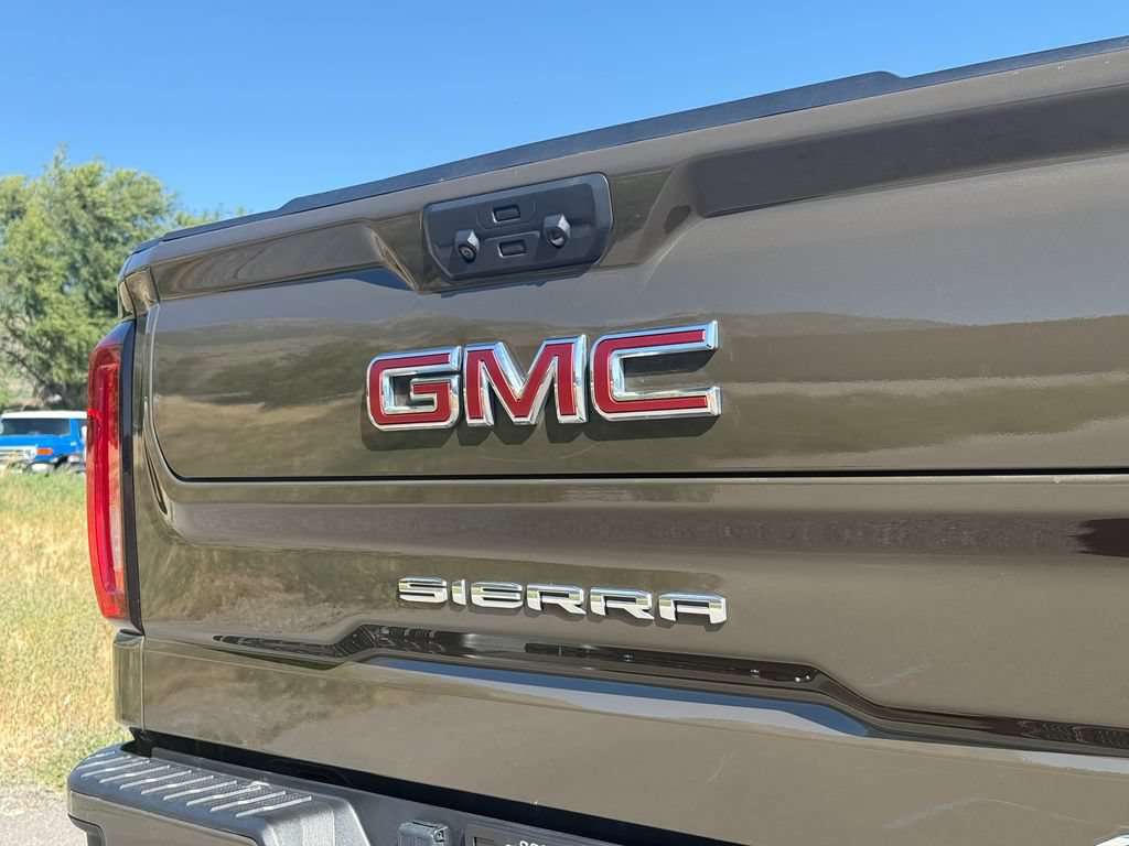Used 2023 GMC Sierra 1500 AT4 w/ Technology Package AWD/4WD image 15