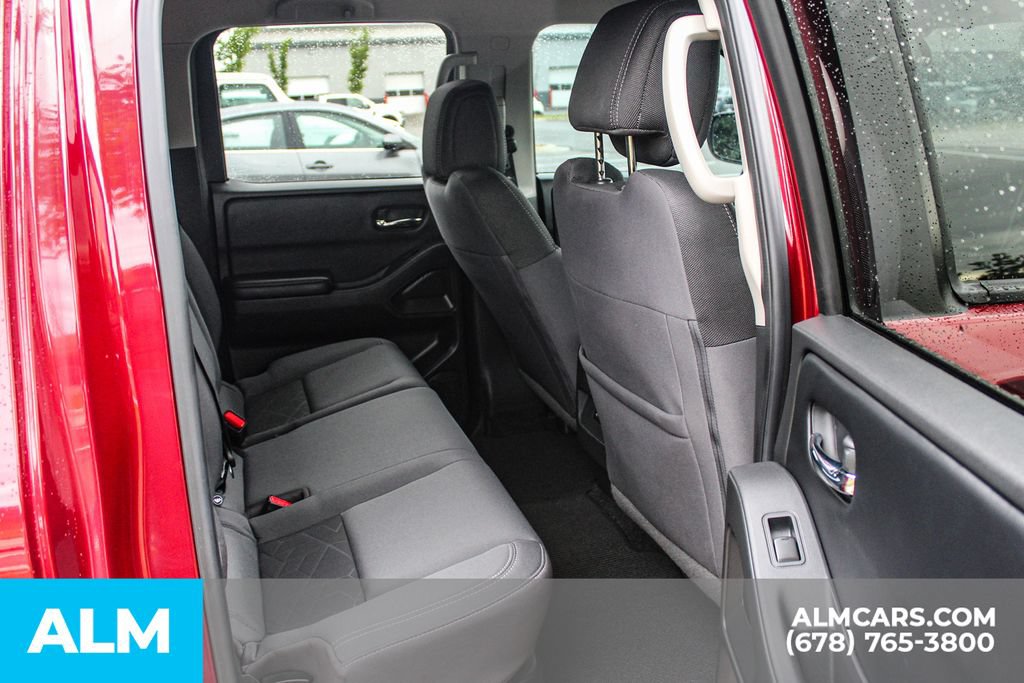 Used 2025 Nissan Frontier SV RWD image 17
