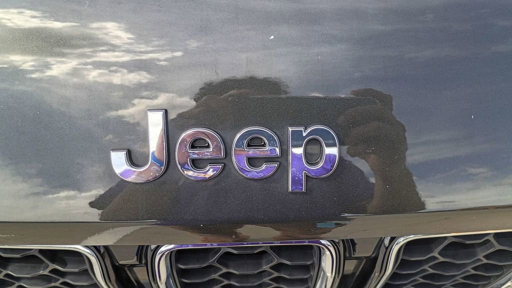 Used 2023 Jeep Grand Cherokee L Overland w/ Trailer Tow Group (B) RWD image 23