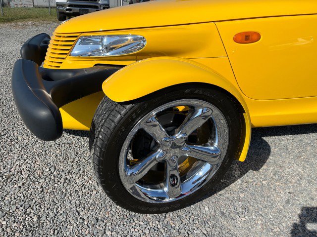 Used 2002 Chrysler Prowler image 13